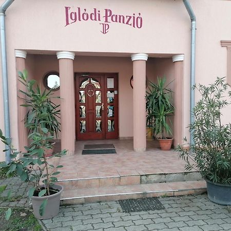 Iglódi Panzió Kunszentmárton Exterior foto