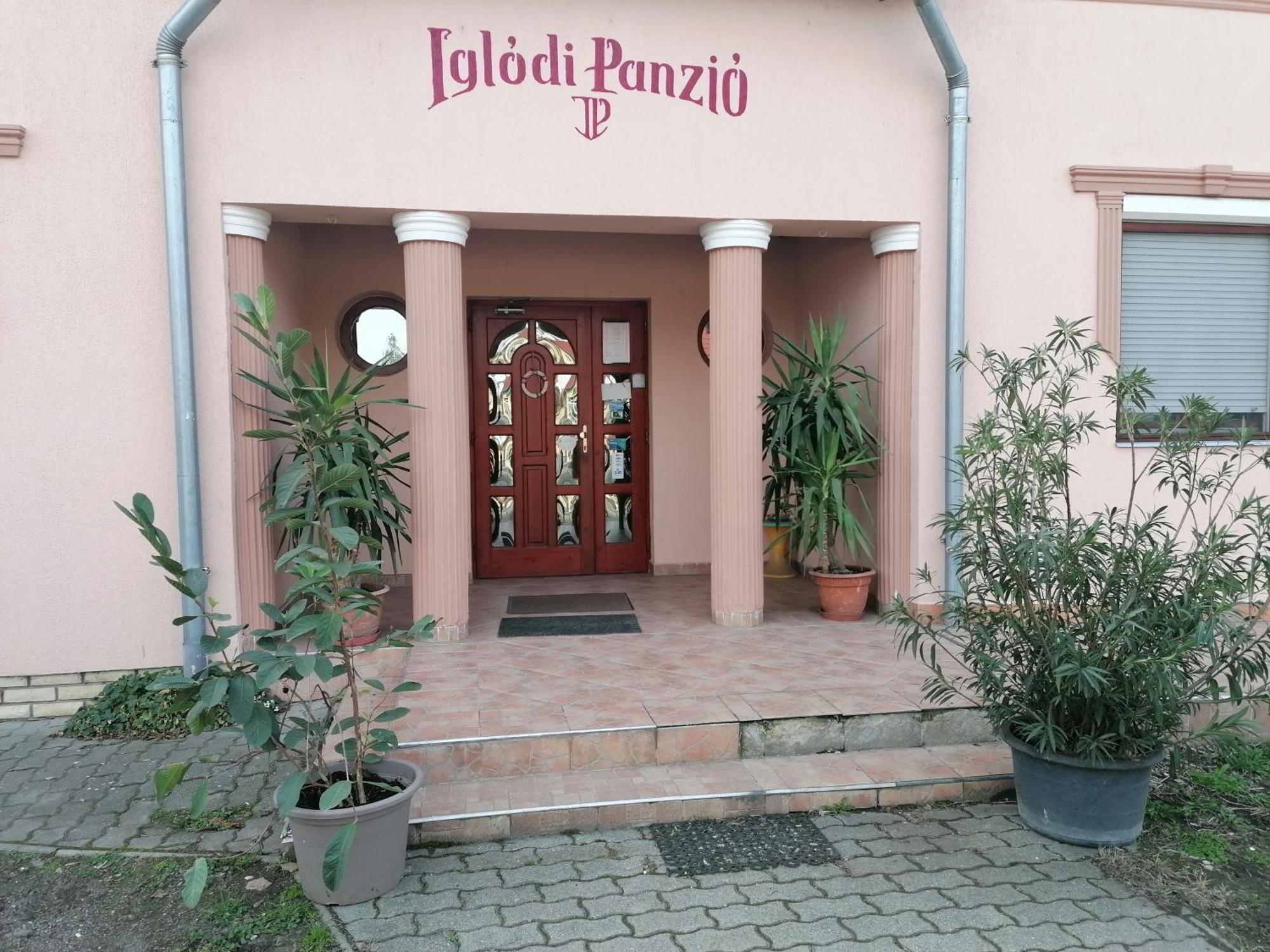 Iglódi Panzió Kunszentmárton Exterior foto
