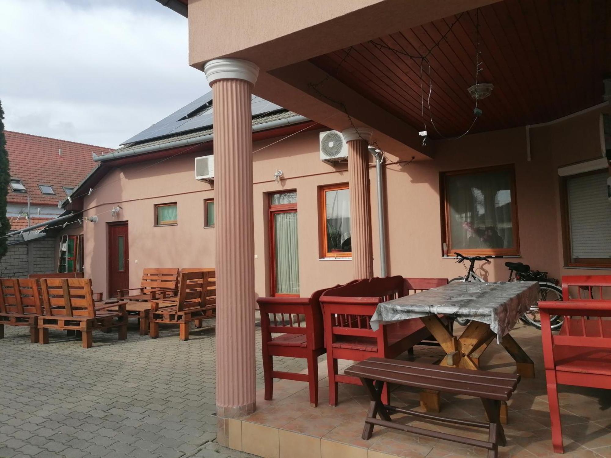 Iglódi Panzió Kunszentmárton Exterior foto